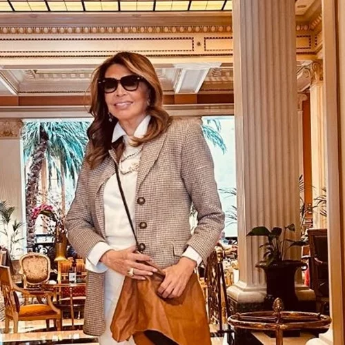 Μαριτίνα Ντενίση | Mε festive look στο σπίτι με τη μητέρα της, Μιμής - Το τραπέζι για την οικογένεια και φίλους