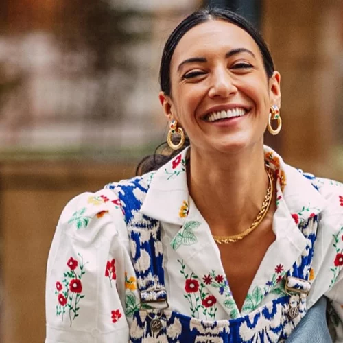 Η Ευγενία Σαμαρά φόρεσε τις μπότες που ταιριάζουν με τα πάντα χωρίς να είναι οι κλασικές μαύρες