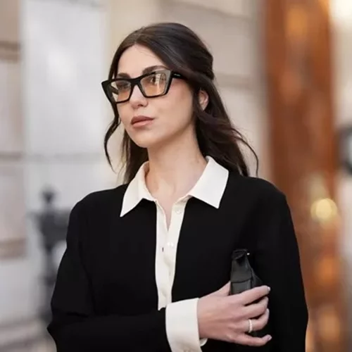 Lipstick Addict | Πώς θα ανακαλύψεις την απόχρωση κραγιόν που αναδεικνύει τα χαρακτηριστικά σου