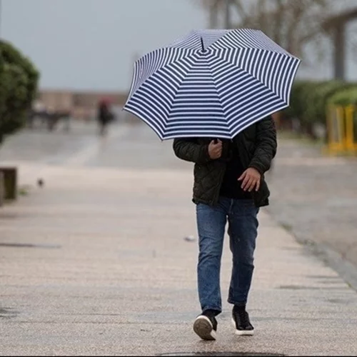 Βροχερό το Σαββατοκύριακο | Πού θα βρέξει, έρχεται αφρικάνικη σκόνη - Στους 21 βαθμούς η θερμοκρασία