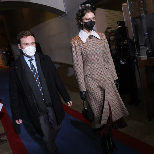 Ella Emhoff | Η θετή κόρη της Kamala Harris υπέγραψε με πρακτορείο μοντέλων