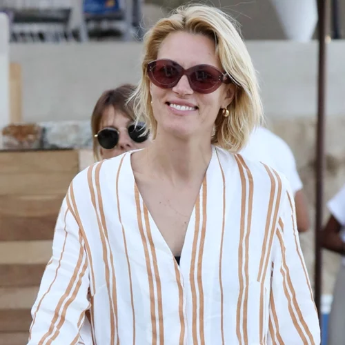 Η Βίκυ Καγιά προτείνει το έξυπνο styling trick που θα κάνει το καθημερινό ντύσιμο πιο ιδιαίτερο