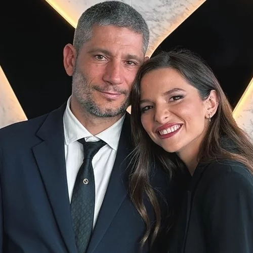 Εριεττα Κούρκουλου Λάτση | Με μαύρο κοστούμι σε εκδήλωση μαζί με τον σύζυγό της