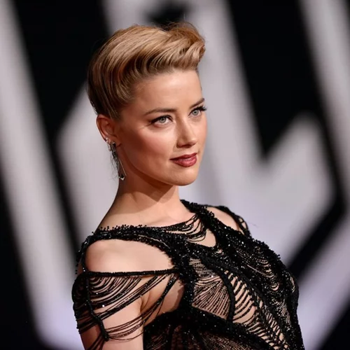 Η Amber Heard έγινε μαμά | Η φωτογραφία με τη νεογέννητη κόρη της