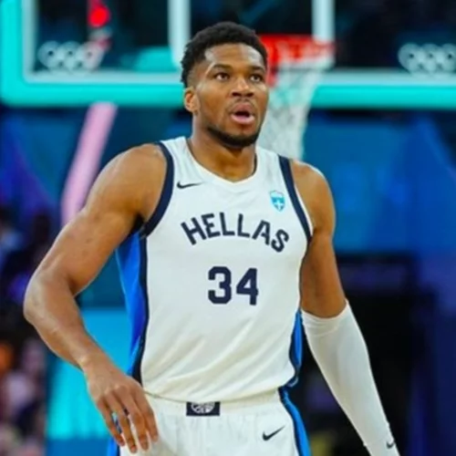 Γιάννης Αντετοκούνμπο | "Από τα καλύτερα συναισθήματα να φορέσεις την φανέλα και να παίξεις για την χώρα σου"