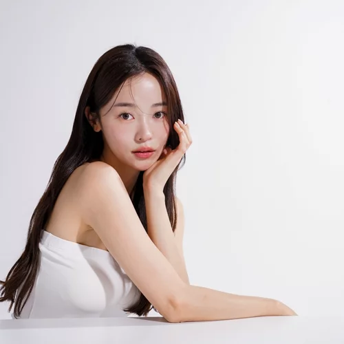 Ice cream nails | Η τάση μανικιούρ που θα φορεθεί όσο καμία άλλη την άνοιξη του '25