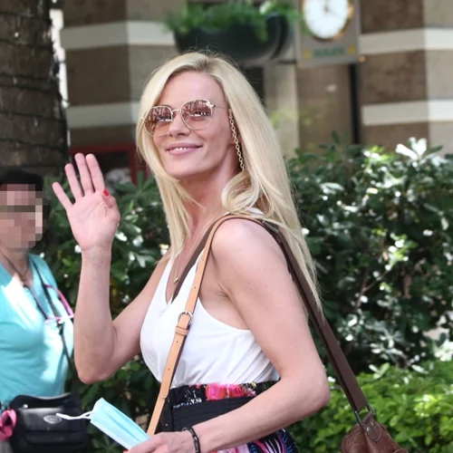 Το κοστούμι της Ζέτας Μακρυπούλια είναι η ανανέωση που χρειάζεται στο office style σου