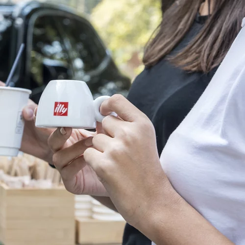 #cupsidedown | Ο καφές άλλαξε ... οπτική γωνία και μάς χάρισε το καλύτερο ξεκίνημα στην ημέρα μας