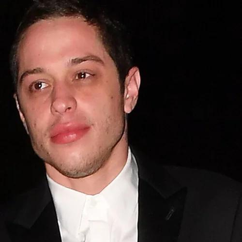 Ο Pete Davidson θα υποδυθεί τον Joey Ramone στην ταινία "I Slept With Joey Ramone"