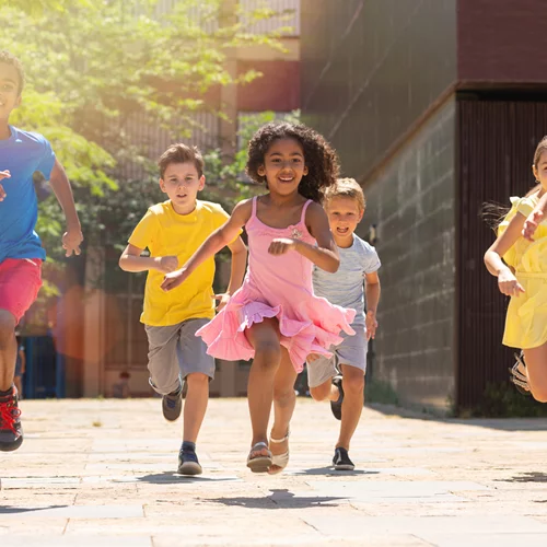 H Pink Woman στηρίζει τον σύλλογο προστασίας παιδιών ΒΕΝΙΑΜΙΝ