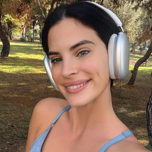 Χριστίνα Μπόμπα | Κάνει yoga στο "εξωπραγματικό" μπαλκόνι της