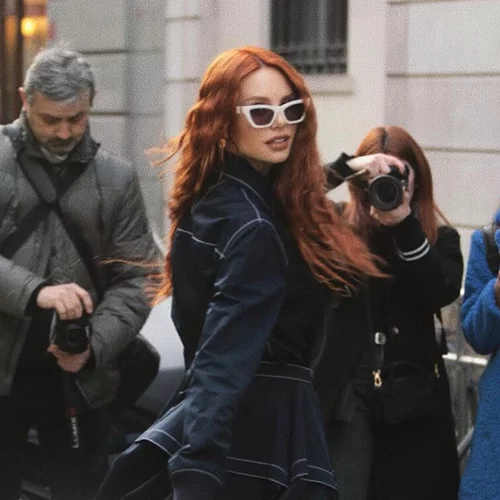 Η Έβελυν Καζαντζόγλου με το ανοιξιάτικο κοστούμι από Marks & Spenccer που θα σε ρωτούν όλοι από που αγόρασες