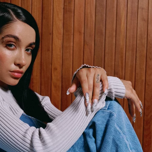 Bershka x Dice: Η νέα συνεργασία της Bershka που σε φέρνει πιο κοντά στη μουσική και τους φίλους σου