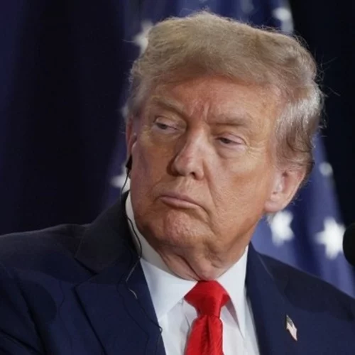 Ο Ντ. Τραμπ "δεν είναι ευτυχής" για τη συνέχιση του πολέμου ανάμεσα στις δυο χώρες