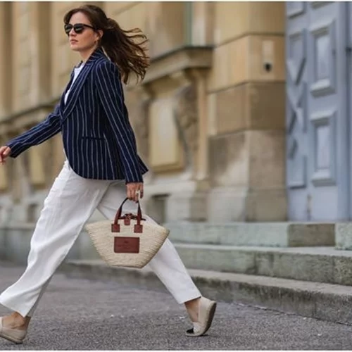 Οι φλατ εσπαντρίγιες με τις οποίες θα πορευτείς κομψά στο καλοκαίρι