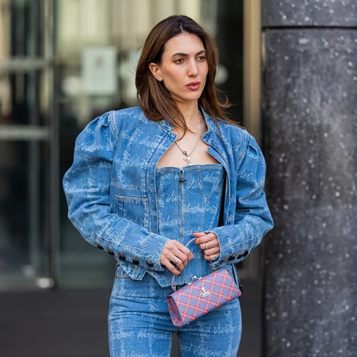 Οκτώ denim τζάκετ που ξεφεύγουν από το κλασικό σχέδιο