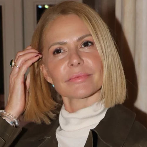 Τζένη Μπαλατσινού | Ένα απόγευμα στο μουσείο