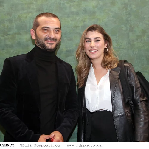 Η Χρύσα Μιχαλοπούλου μάς έδωσε συνταγή για μελομακάρονα | Πού είναι ο Λεωνίδας Κουτσόπουλος;