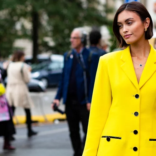 Είσαι έτοιμη για το φθινοπωρινό colorblocking; | To Tik Tok σού δείχνει πώς θα το υιοθετήσεις