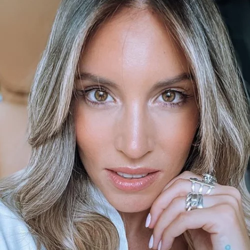 Η Αθηνά Οικονομάκου έκανε την πιο δραστική αλλαγή ever στα μαλλιά της