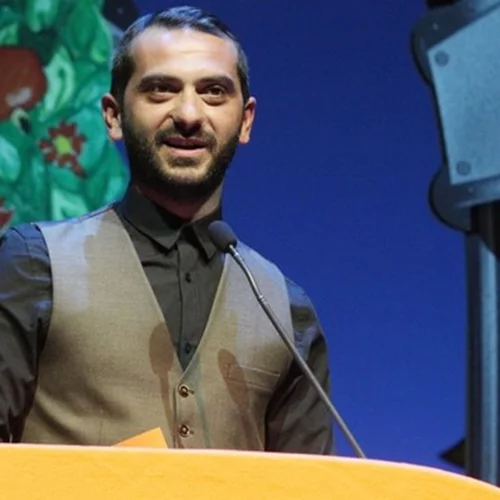 "Ήταν ένας Ιταλός, ένας Κινέζος και ένας κοντός" | Η χιουμοριστική φωτογραφία του Λεωνίδα Κουτσόπουλου