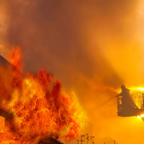 Εύβοια | Η βιβλική καταστροφή από ψηλά - Φουντώνει το μέτωπο από Γαλατσώνα προς Αβγαριά [βίντεο Up Stories]