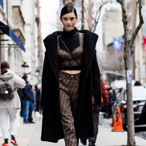 Τι θα φορούσε μία κομψή fashion influencer από τη Δευτέρα μέχρι την Παρασκευή;