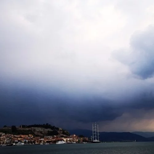Ισχυρές βροχές και καταιγίδες σε αν. Μακεδονία, Θράκη, νησιά βορείου και αν. Αιγαίου και Δωδεκάνησα