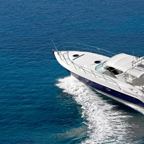 Ημιβύθιση ταχύπλοου μεταξύ Αίγινας και Πειραιά -Καλά στην υγείας τους οι 8 επιβαίνοντες