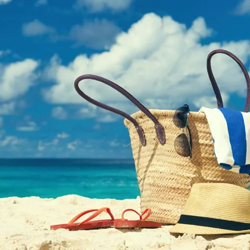 10+1 κομψές τσάντες παραλίας για να επιλέξεις την ιδανική ανάλογα με το στιλ σου