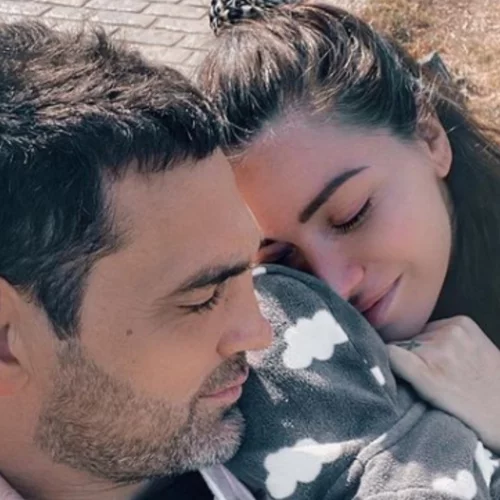 Όλγα Φαρμάκη | Οι δημόσιες ευχές στον άντρα της ζωής της και η φωτογραφία με τη νεογέννητη κόρη τους