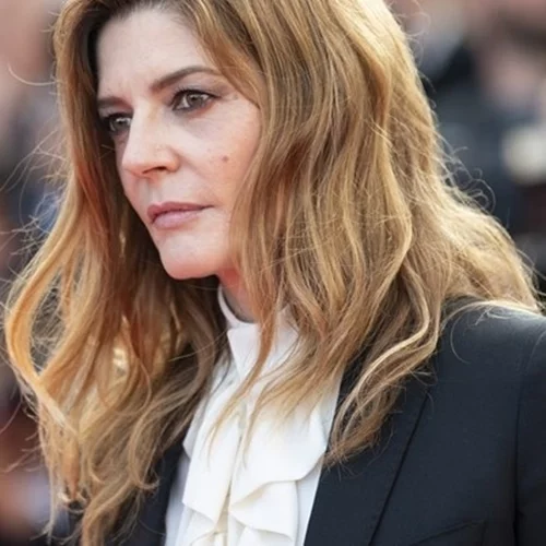 Κιάρα Μαστρογιάννι: H μοναχοκόρη δύο θρύλων του σινεμά είναι η νέα μούσα του οίκου Celine