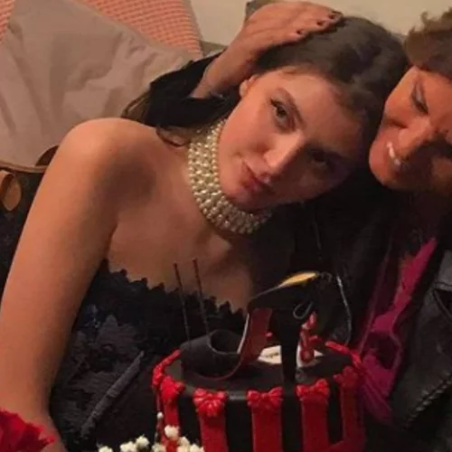 Γενέθλια για τη Βάνα Μπάρμπα | Η έκπληξη από την κόρη της, Φαίδρα, και η ηλικία της