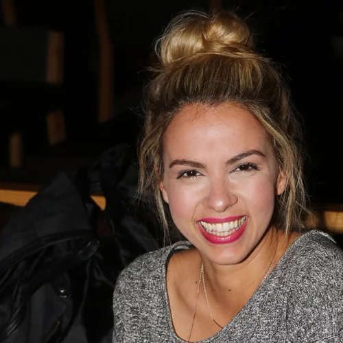 Η Τζένη Μελιτά πήγε στο κομμωτήριο και υιοθέτησε το μεγαλύτερο hair trend αυτήν την στιγμή