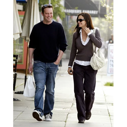 Η Courteney Cox και ο Matthew Perry είναι κάτι παραπάνω από φίλοι