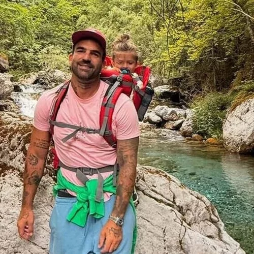 Ο Πάρης Αλεξάνδρου πάει πρώτη μέρα σχολείο στην Αθήνα - Η ανάρτηση του Δημήτρη Αλεξάνδρου