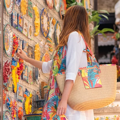 Οι πιο stylish τσάντες για το καλοκαίρι από τη νέα βιώσιμη συλλογή της Carpisa