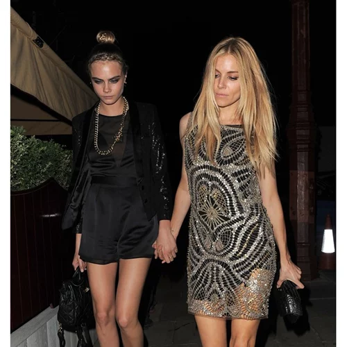 Είναι η Sienna Miller και η Cara Delevingne κάτι παραπάνω από φίλες;