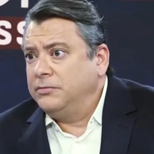 "Γνωρίζει απόλυτα τι έχει συμβεί" | Η εξομολόγηση του Νίκου Υποφάντη για τη μάχη του γιου του με τον καρκίνο