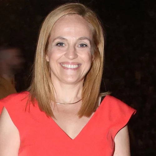 Έλενα Μαυρίδου | Χαμογελαστή ξανά - Η αλλαγή στα μαλλιά της