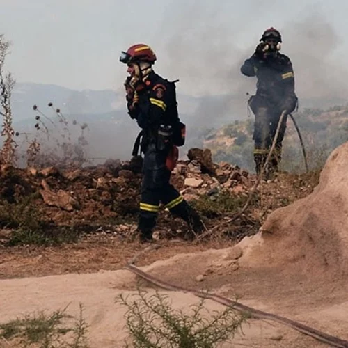 Πυρκαγιές σε εξέλιξη σε Ζάκυνθο, Αιτωλοακαρνανία, Κεφαλονιά και Φωκίδα