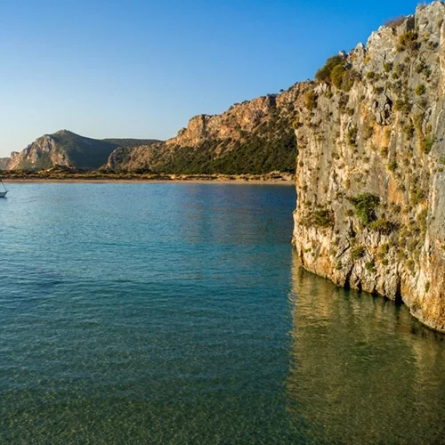 Η παραλία της Μεσσηνίας που έγινε σκηνικό για τη νέα ταινία του Christopher Nolan