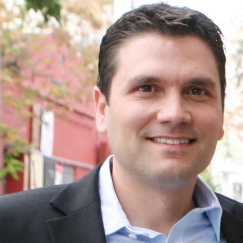 Ντίνος Σιωμόπουλος | Βάφτισε τον γιο του λίγο πριν γίνει μπαμπάς για δεύτερη φορά