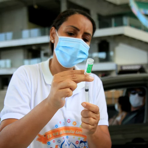 Τι συμβαίνει με το εμβόλιο της AstraZeneca | Συνεδριάζει η Επιτροπή Εμβολιασμών