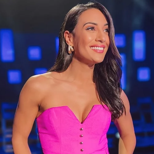 Η Ευγενία Σαμαρά με το κοστούμι που θα σε πείσει να φορέσεις έντονα χρώματα και τον χειμώνα