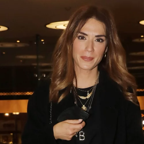 Ψάχνεις το τέλειο blazer για την άνοιξη; | Δώσε μία ευκαιρία στο Zara σακάκι της Βάσως Λασκαράκη