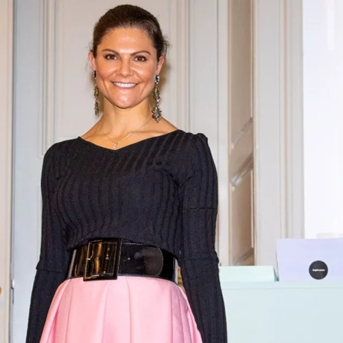 Η πριγκίπισσα Βικτώρια της Σουηδίας με μία φούστα της H&M από την τελευταία της συλλογή