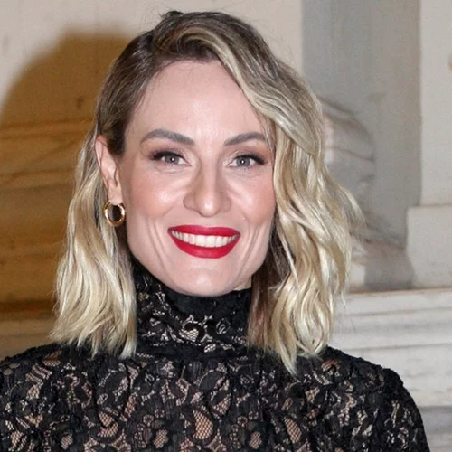 Ελεονώρα Μελέτη | Το άρωμα που φοράει εδώ και χρόνια είναι γλυκό κι άκρως αισθησιακό