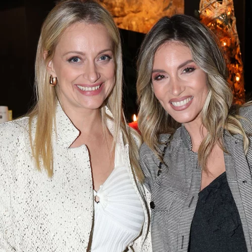 Η κοινή εμφάνιση της Αθηνάς Οικονομάκου και της Λένας Δροσάκη με το ίδιο trend στο σύνολο τους