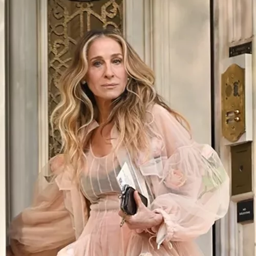 And Just Like That | Πώς μπορεί η Carrie Bradshaw να ζει μια τόσο πολυτελή ζωή;